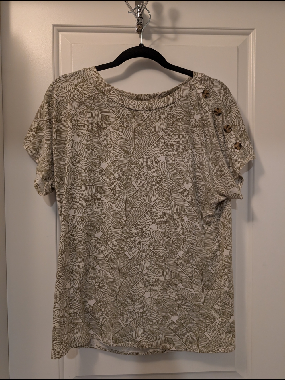 89th & Madison Olive Leaf-Print Short Sleeve Tee with Button Detail